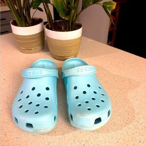 Crocs Classic Clog - Blue, Men’s 9 or Woman’s 11
